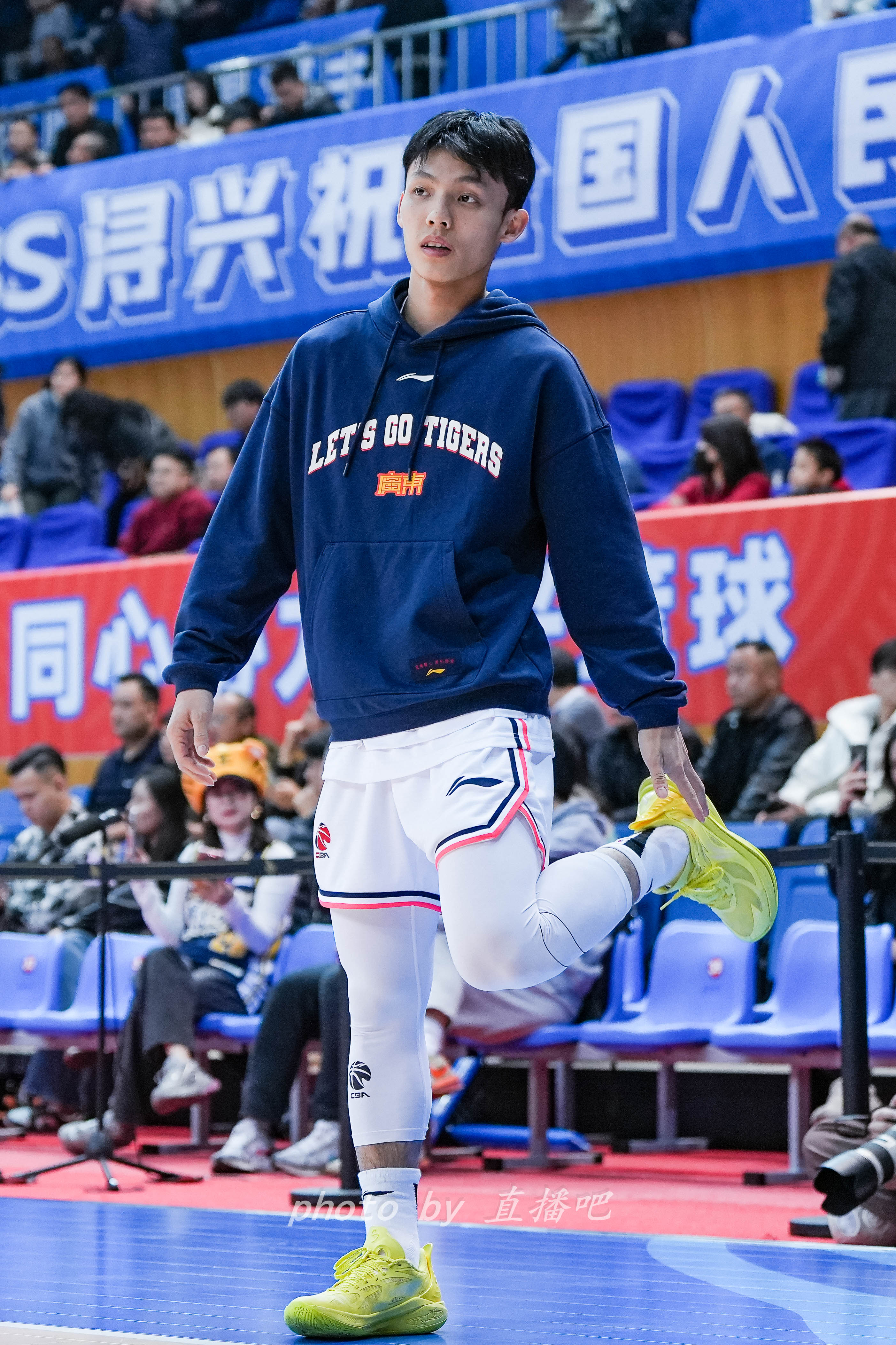  “控球中鋒”！徐杰這身體素質(zhì)有億點東西