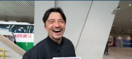  帶孩子和帶球隊(duì)哪個(gè)更累？謝暉笑言：都累，但帶孩子更累