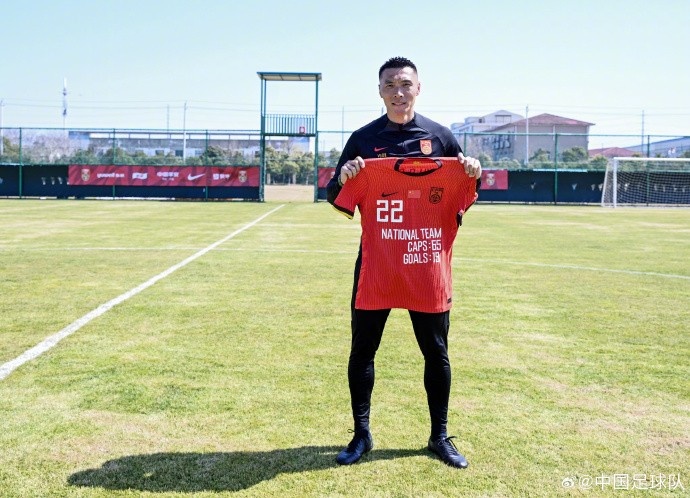 向退役的前國家隊球員于大寶表達(dá)感謝、送上祝福
