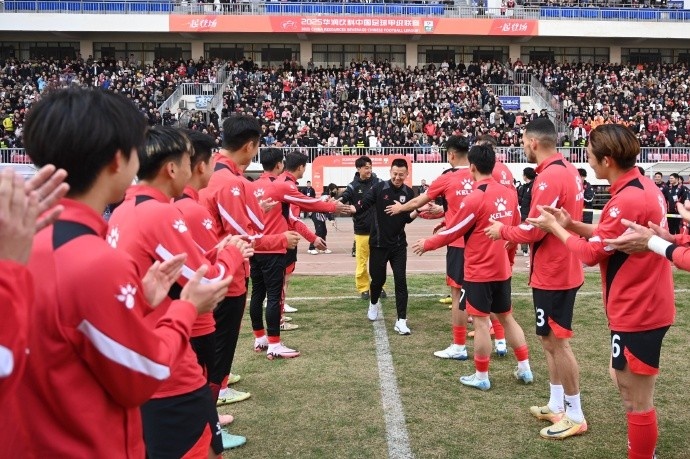  今日賽前，俱樂部為前球員馬曉磊及文爍舉行了退役儀式