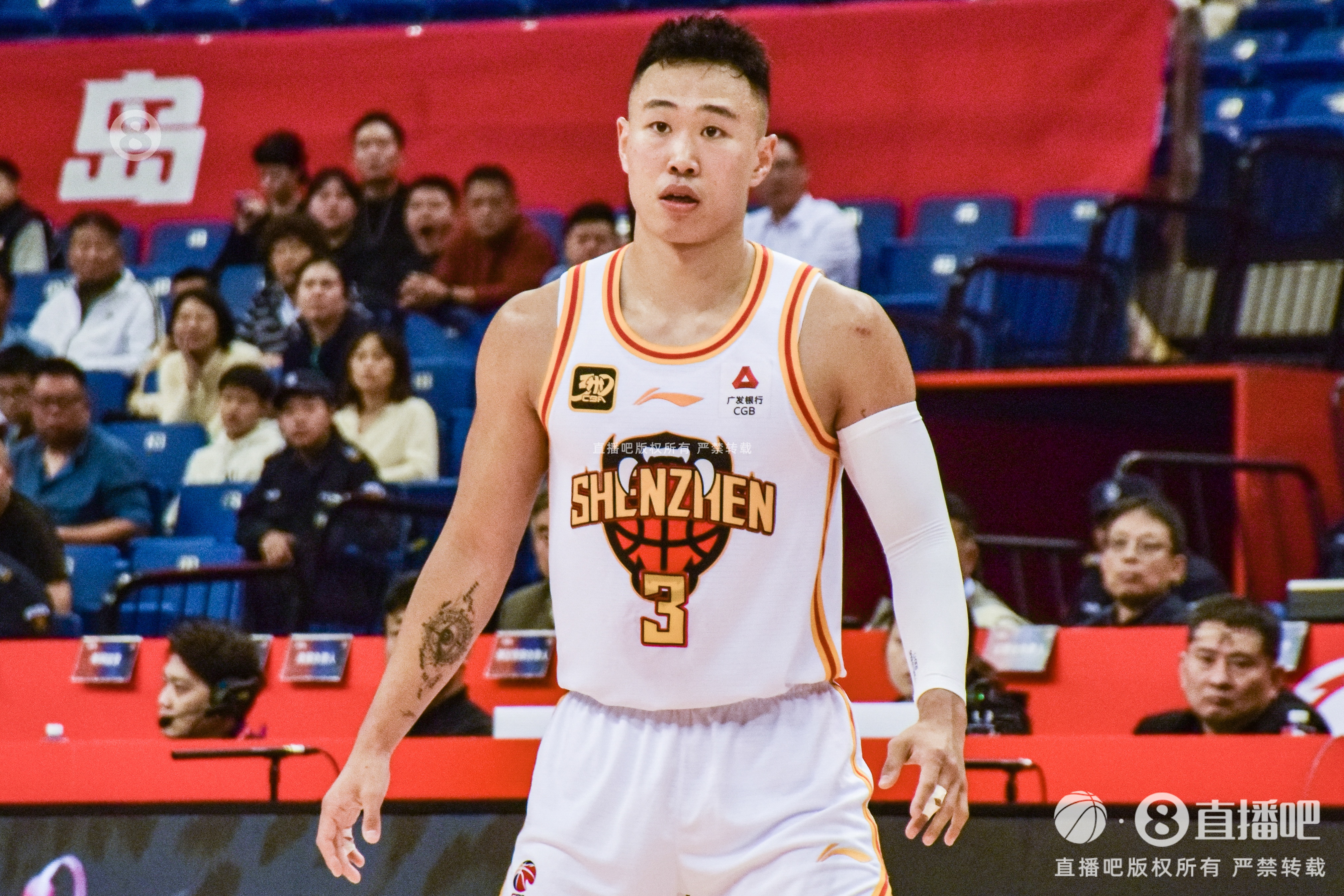  攻防俱佳！賀希寧17中8&三分7中3拿到19分 貢獻4次搶斷