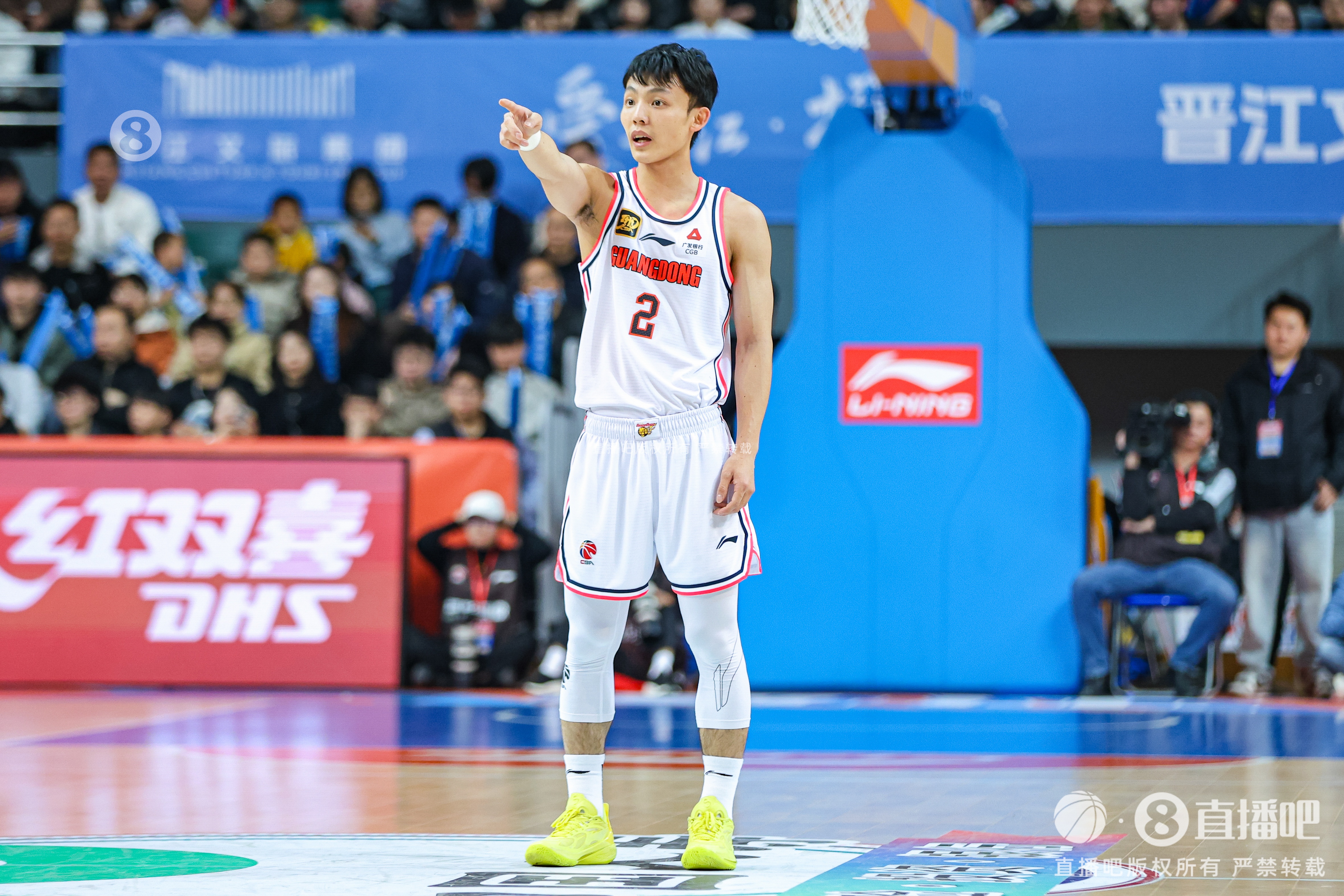  手熱！徐杰打滿首節(jié)5中4拿到10分2助 正負(fù)值+17