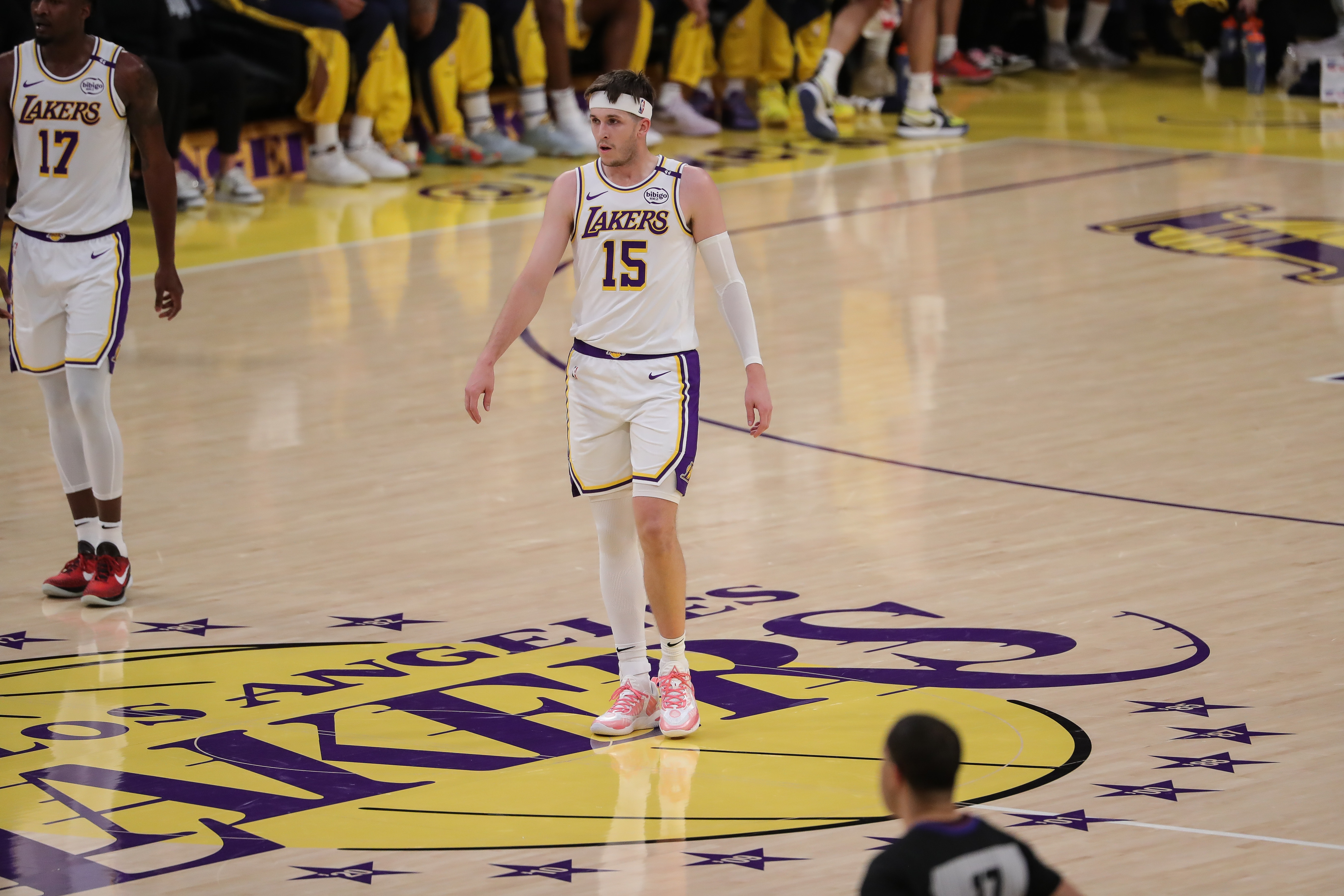  昨天驅(qū)逐憋著火呢！里夫斯21中9砍下32分7助 罰球13中12