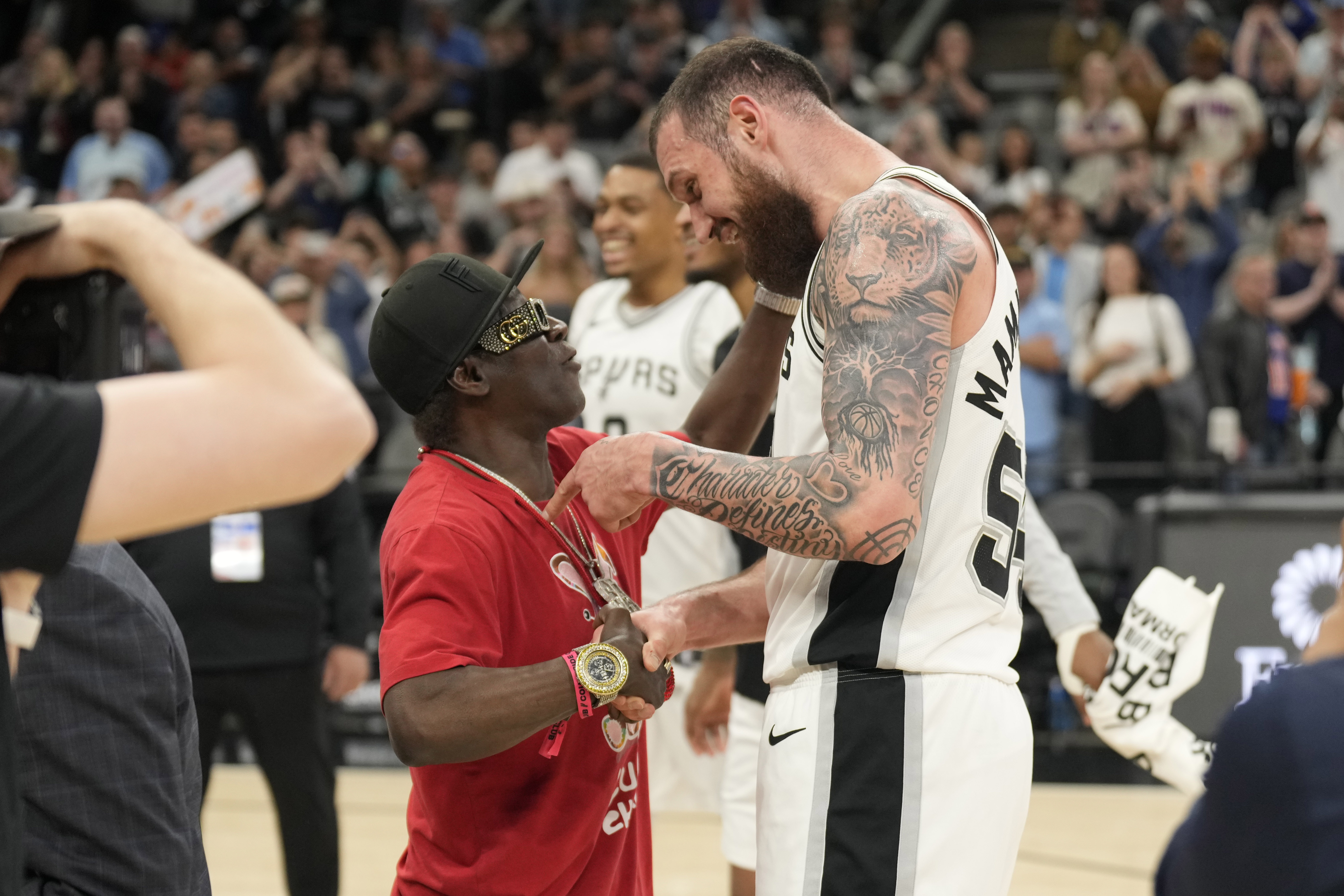  馬穆上場19分鐘就砍下34分！哈特：他能進入NBA是有原因的